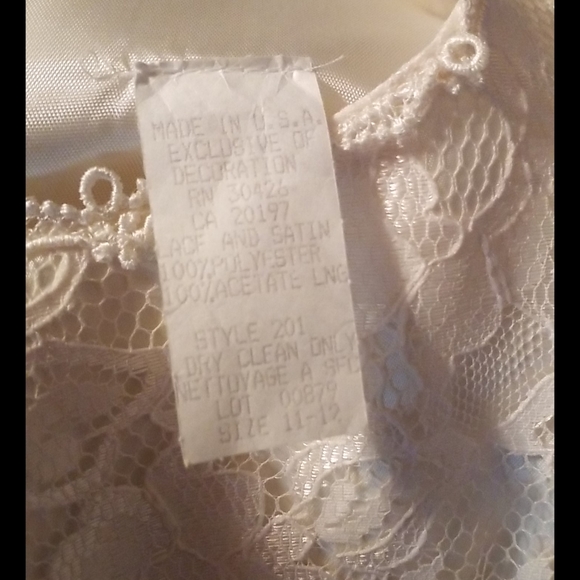 Theory Nettoyage Lace and Satin Gown with Shawl - Picture 12 of 12